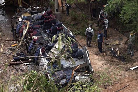 Child Among 29 Dead in Mexico Bus Crash