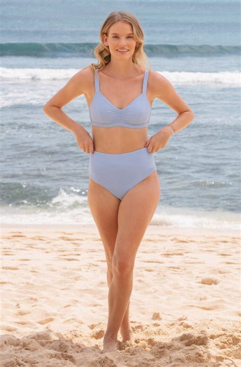 Hot Sexy Lori Lindsey Bikini Pics