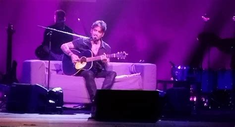 Recensione Concerto Fabrizio Moro Live Racconti Unplugged