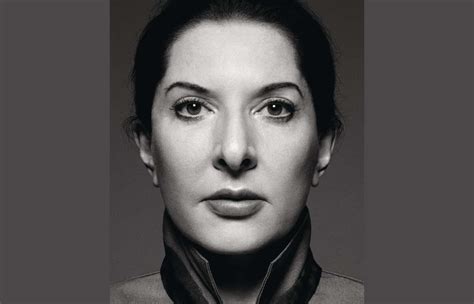 Marina Abramović Biografie Werke And Leben Der Performance Künstlerin