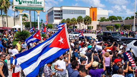 Si Cuba Está En La Calle Miami También El Exilio Muestra Su Apoyo A