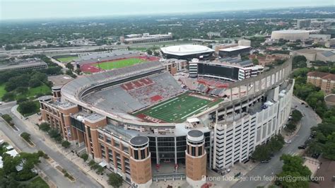 UT Longhorn Stadium Panoramic Fly-By: free drone footage - Win Big Sports