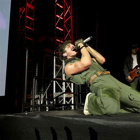 Oat Milk vs. Almond Milk: Experts Explain Which Is Better - Parade