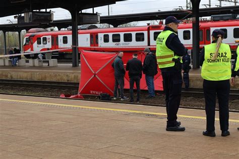 Tragedia na dworcu kolejowym w Gnieźnie Nie żyje mężczyzna Głos