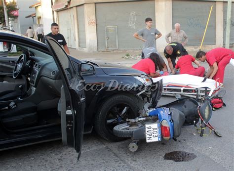 Dos Mujeres Heridas Tras Chocar Sus Motos Contra Automóviles Ecos