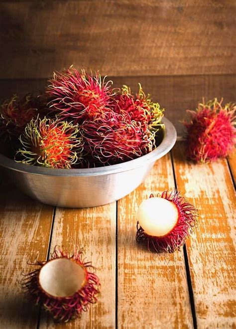 How To Make Limoncello Rambutan Martini Cocktails La Bella Vita Cucina