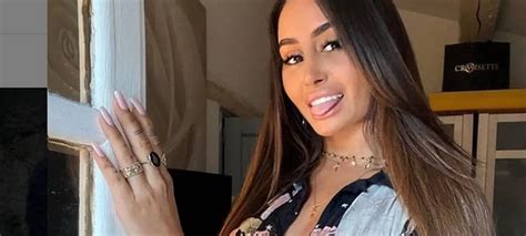 Océane El Himer torride en mini bikini sur Instagram