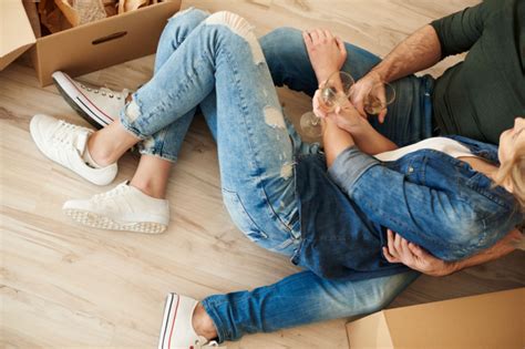 Bạn trai phản ứng gay gắt khi biết người chủ thực sự của tòa nhà anh đang ở chung với bạn gái