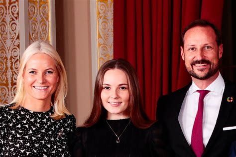 La Princesse Mette Marit Et Le Prince Haakon Trop Fiers De Leur Fille