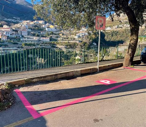 Amalfi News Ravello Parcheggi Rosa Riservati Alle Donne In