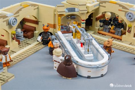 LEGO Star Wars 75290 Mos Eisley Cantina TBB Review 33 The Brothers