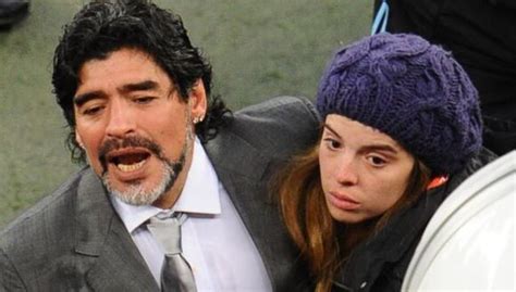 Diego Maradona El Doloroso Motivo Por El Cual La Hija Del 10 No Estará