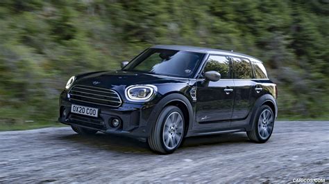 2021 Mini Countryman All4 Front Three Quarter Caricos