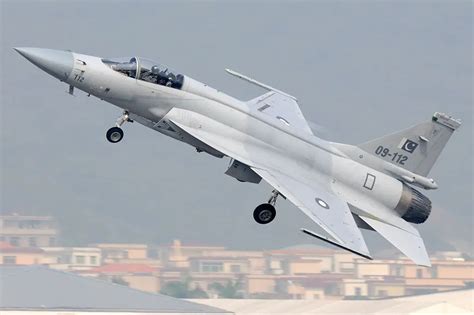 Shopping for Fighters: Is the Chinese/Pakistani JF-17 Thunder the Real ...