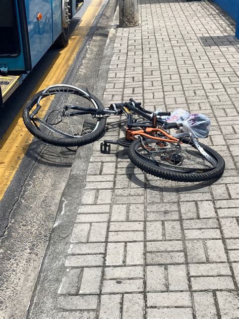 Ciclista fica ferido após ser atropelado por ônibus em São José dos