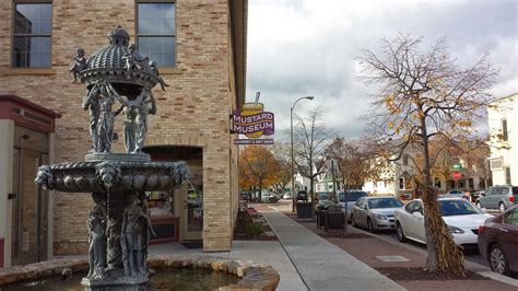 A Food Dilettante's Musings: Middleton, Wisconsin: National Mustard Museum