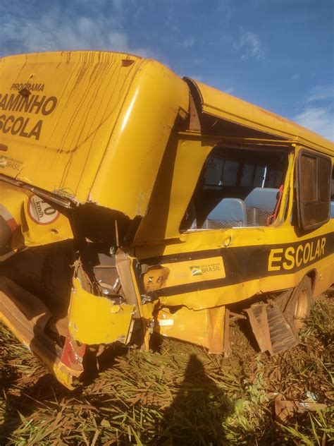 Colisão entre Ônibus Escolar e Trem em Aparecida do Taboado Deixa