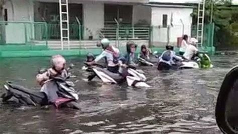 Tanggul Di Pelabuhan Tanjung Emas Semarang Jebol Karyawan Di Kawasan