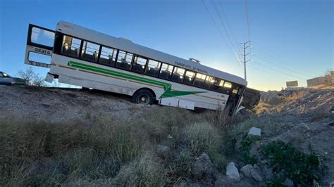 Video Volcadura De Cami N De Transporte De Personal Provoca