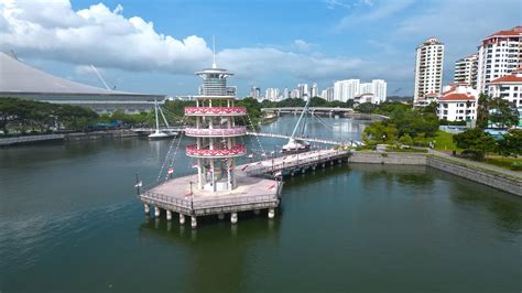 Circling Lookout Tower Tanjung Rhu Music Di Tanjung Katong By