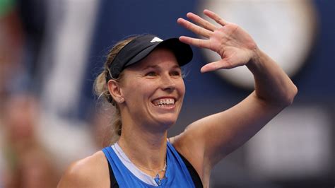 Caroline Wozniacki 'makes statement' by wearing figure-hugging blue ...