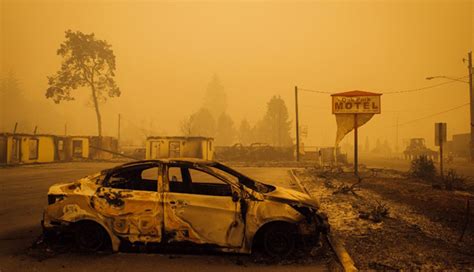 Incendios arrasan la costa oeste de EEUU y crece el número de muertos