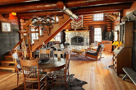 Book A Yellowstone Getaway At This Luxury Montana Cabin Maxim