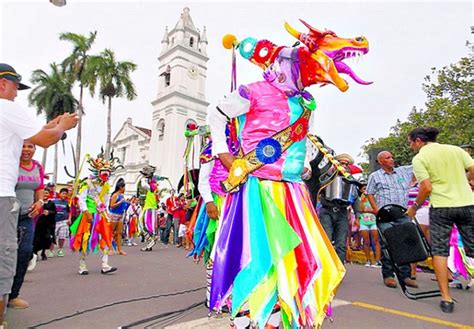 Presentan Candidatura De Danzas Y Expresiones Del Corpus Christi A La