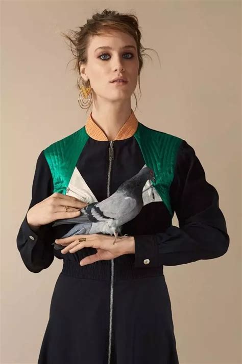 27 Hot And Sexy Mackenzie Davis Photos 12thBLOG