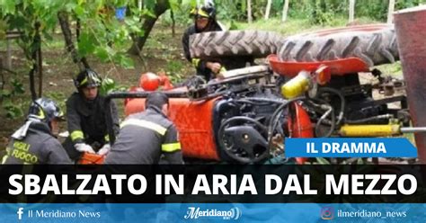 Choc In Strada Nellagro Aversano Trattore Si Ribalta Autista