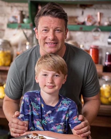 Jamie Olivers Son Buddy Unveils Dads Secret 5 Minute Cooking Hack