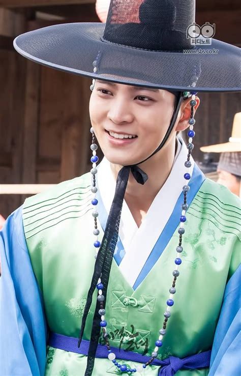 Pin On Joo Won Oppaaa Joo Won Sassy Girl Traditional Outfits