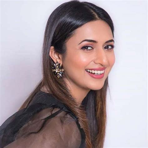 Divyanka Tripathi News In Hindi Akshay Kumar News Photos Videos