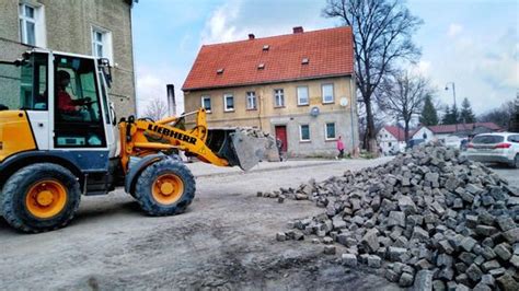 Coraz bliżej końca prac przy drodze wojewódzkiej w Henrykowie