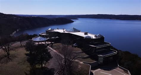 Step Inside $60 Million Missouri Mansion Covered in Windows