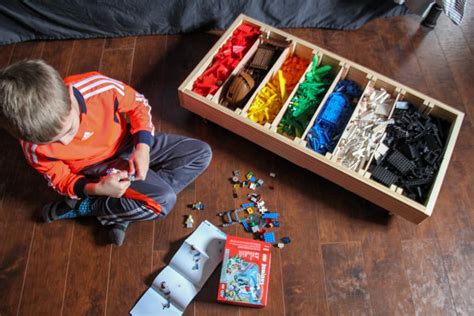 Rolling LEGO Sorter - Bright Green Door