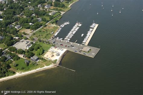 Bell Port Yacht Club in Bellport, New York, United States