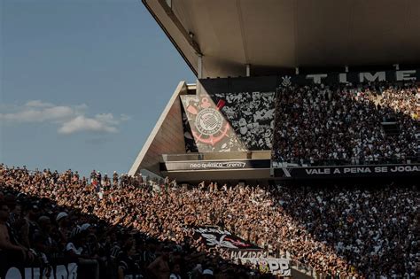 Quantas vezes o Corinthians já foi rebaixado para Série B Serie B