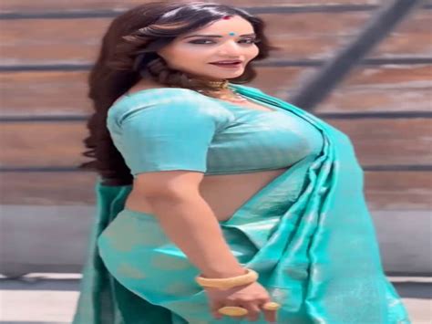 Monalisa Is Looking So Pretty And Beautiful In Sea Green Colored Saree