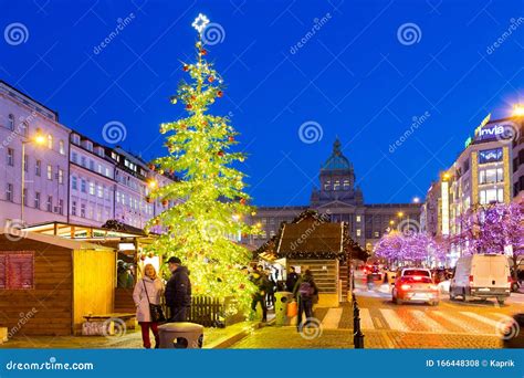 Christmas Market, Wenceslas Square, Old Town, Prague, Czech Republic ...