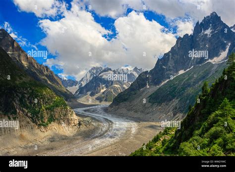 View of the "Mer de Glace" glacier Stock Photo - Alamy