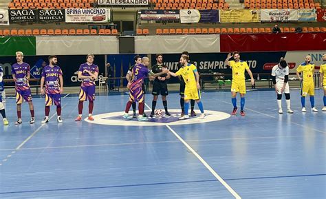 Futsal C1 M Azzurri Conversano Ko Casalingo Con Capolista Aradeo