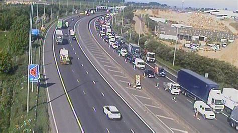 M62 Crash Road Reopens After Lorry And Truck Collide Bbc News