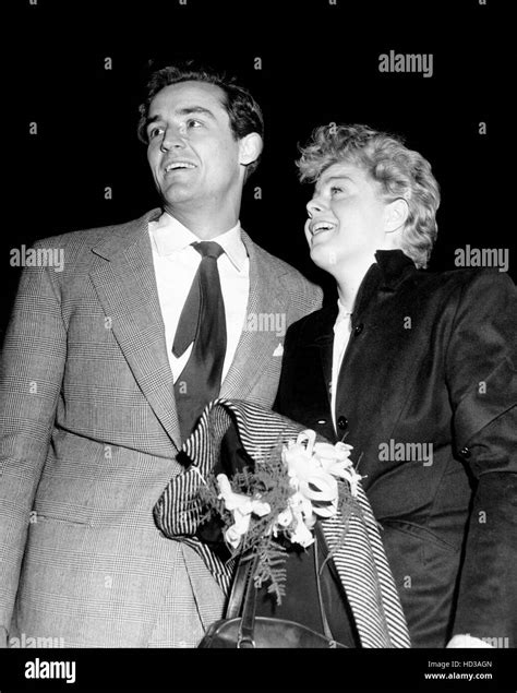 Newlyweds Vittorio Gassman Left And Shelley Winters In Dallas En