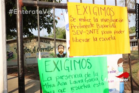 Maestros Toman Escuela Para Pedir La Destitución De La Directora Por