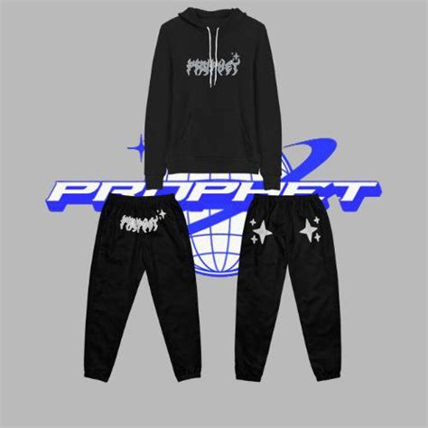 Recent tracksuit design any tips : r/streetwearstartup