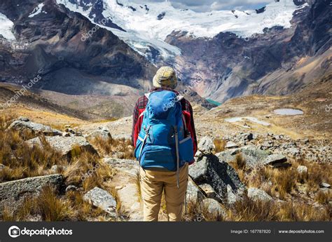 Hiking scene in Cordillera mountains Stock Photo by ©kamchatka 167787820