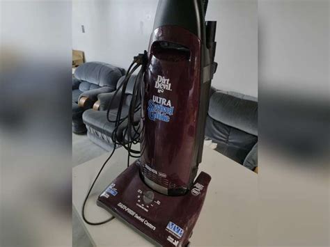 Dirt Devil Ultra Swivel Glide Vacuum Working