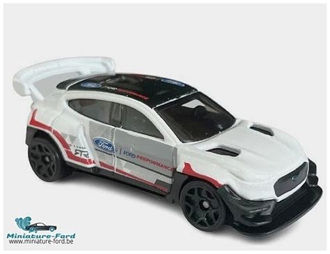 Hot Wheels Ford Mustang Mach E Hw Green Speed