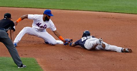 Bleeding Yankee Blue Yankees And Mets Battle It Out On Saturday Night